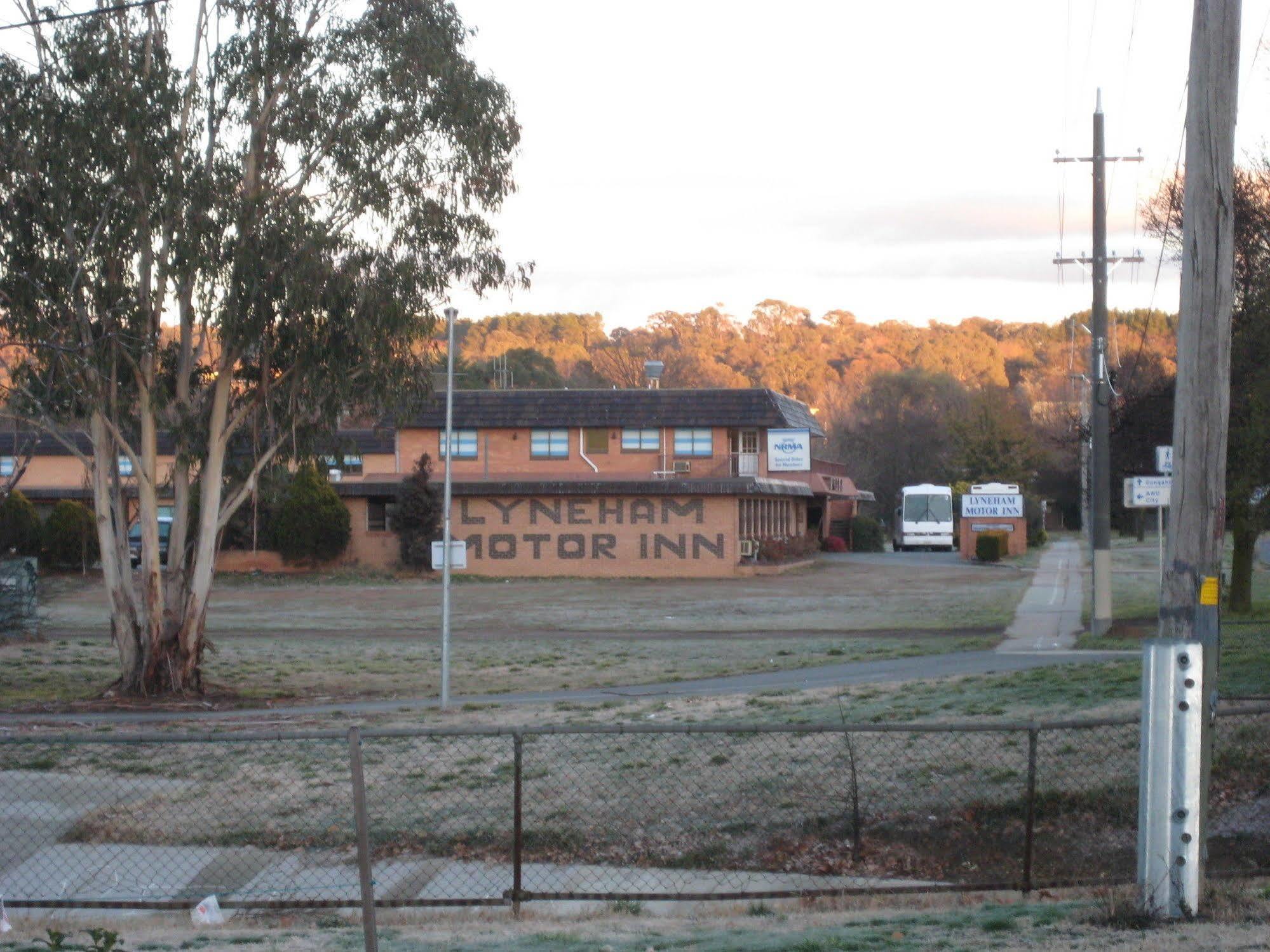 Canberra Lyneham Motor Inn Exterior foto